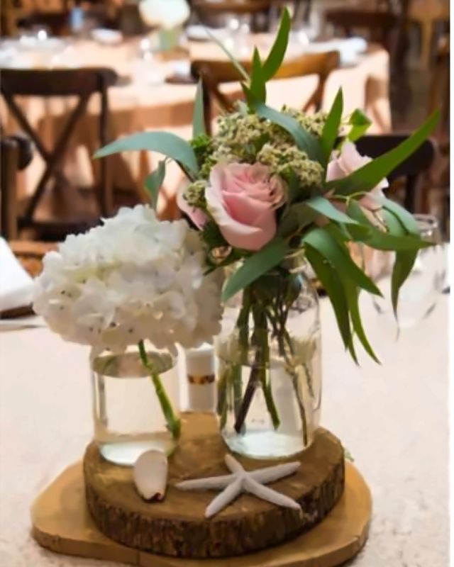 Small floral arrangement for a guest room